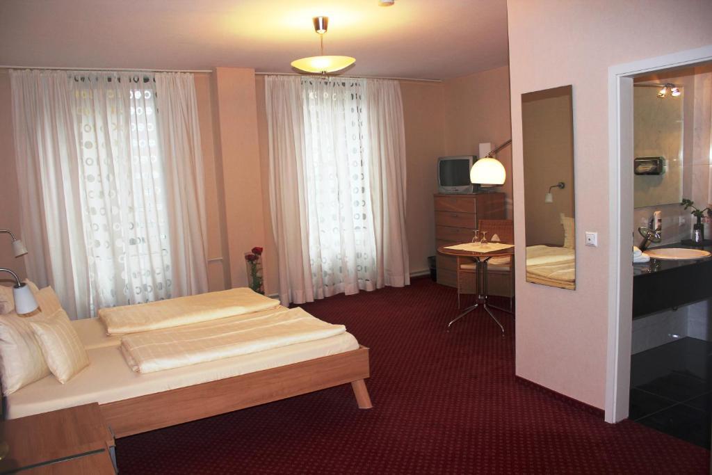 Hotel Roemischer Kaiser Bernkastel-Kues Rum bild